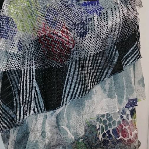 Fresh FX sleeveless mesh layered top. - Picture 3 of 7